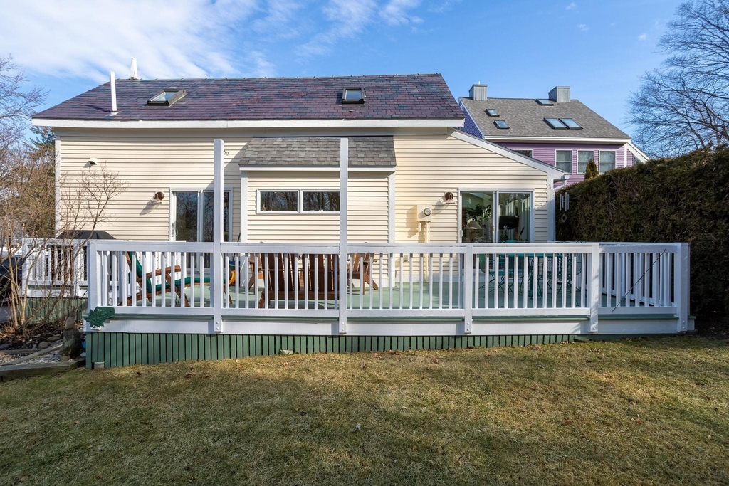 774 Middle - Photo 1