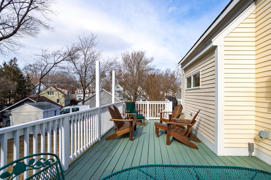 774 Middle - Photo 26