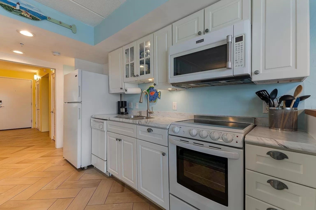 933 Ocean - Photo 4