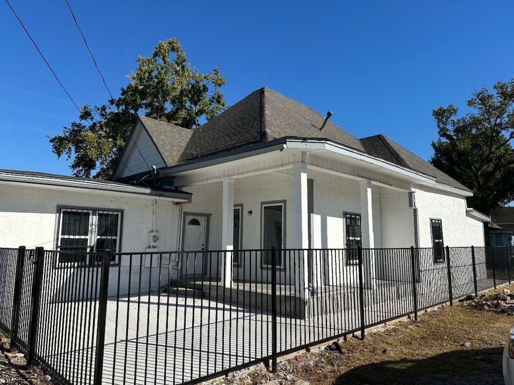 1912 Gentry Street - Photo 3