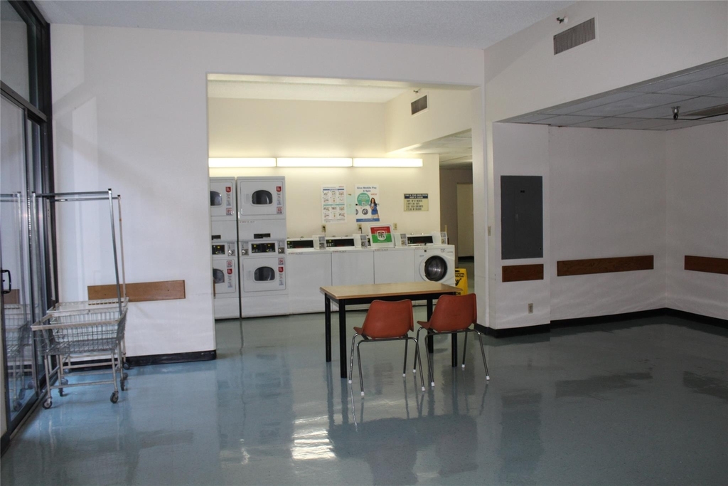 255 S Hill St - Photo 22