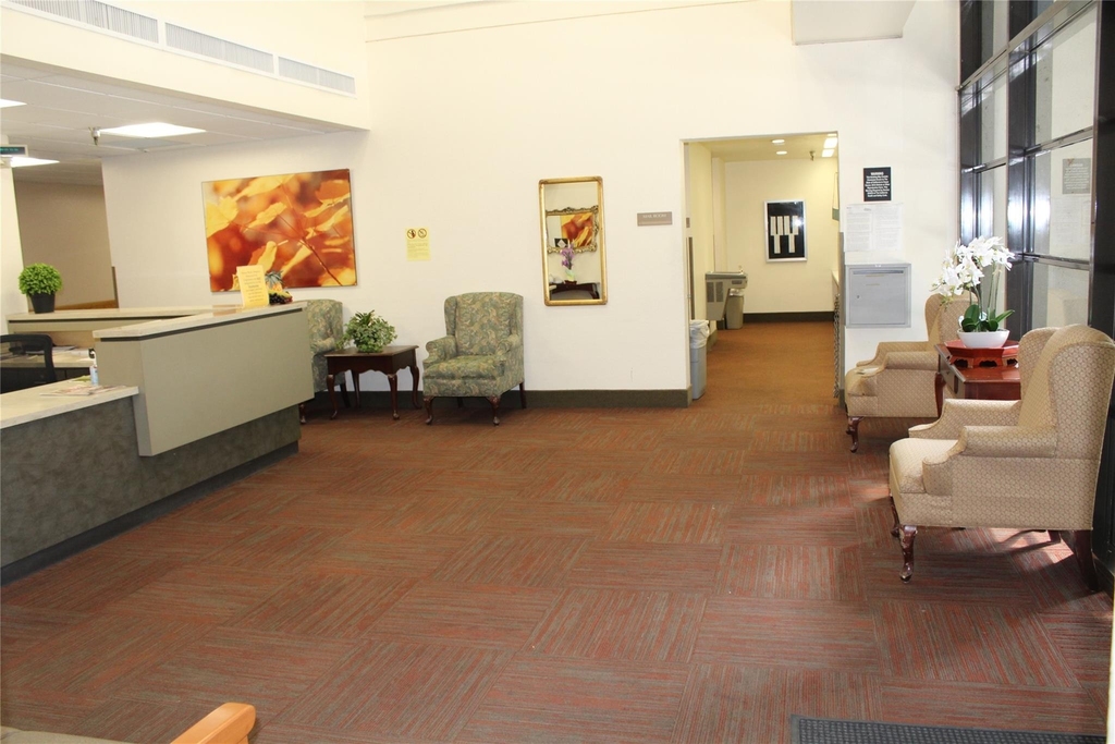 255 S Hill St - Photo 9