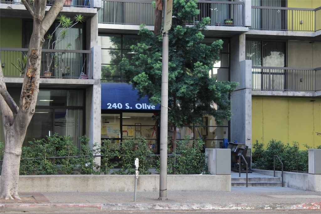 255 S Hill St - Photo 7