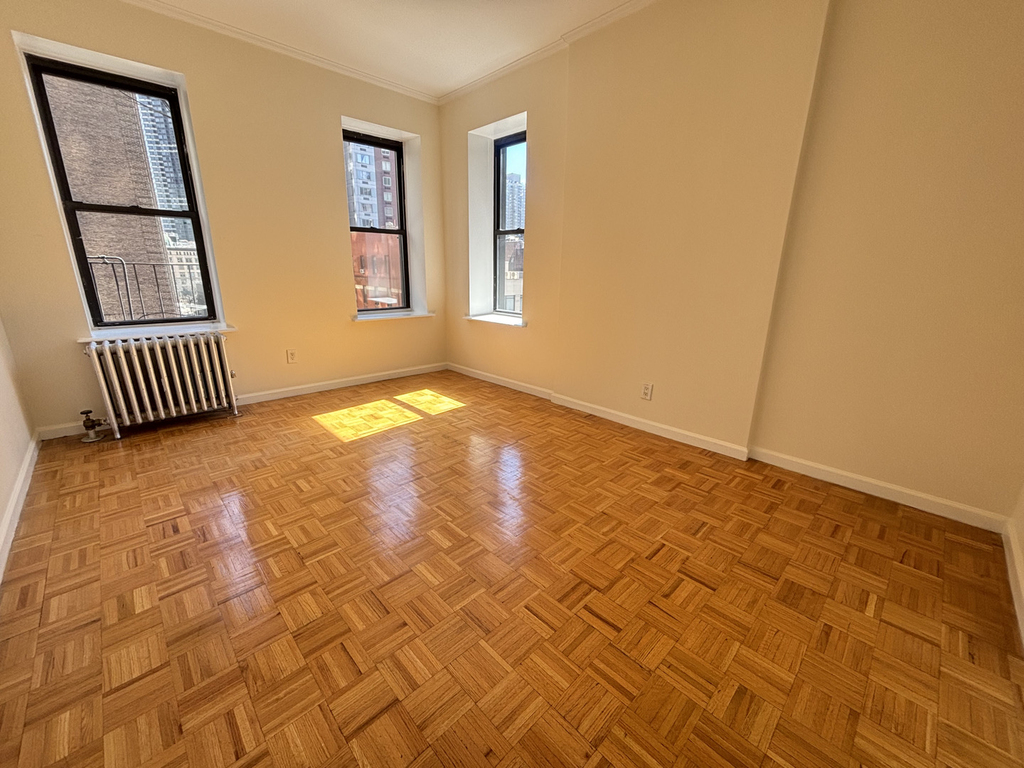 East 38th Street - Photo 0