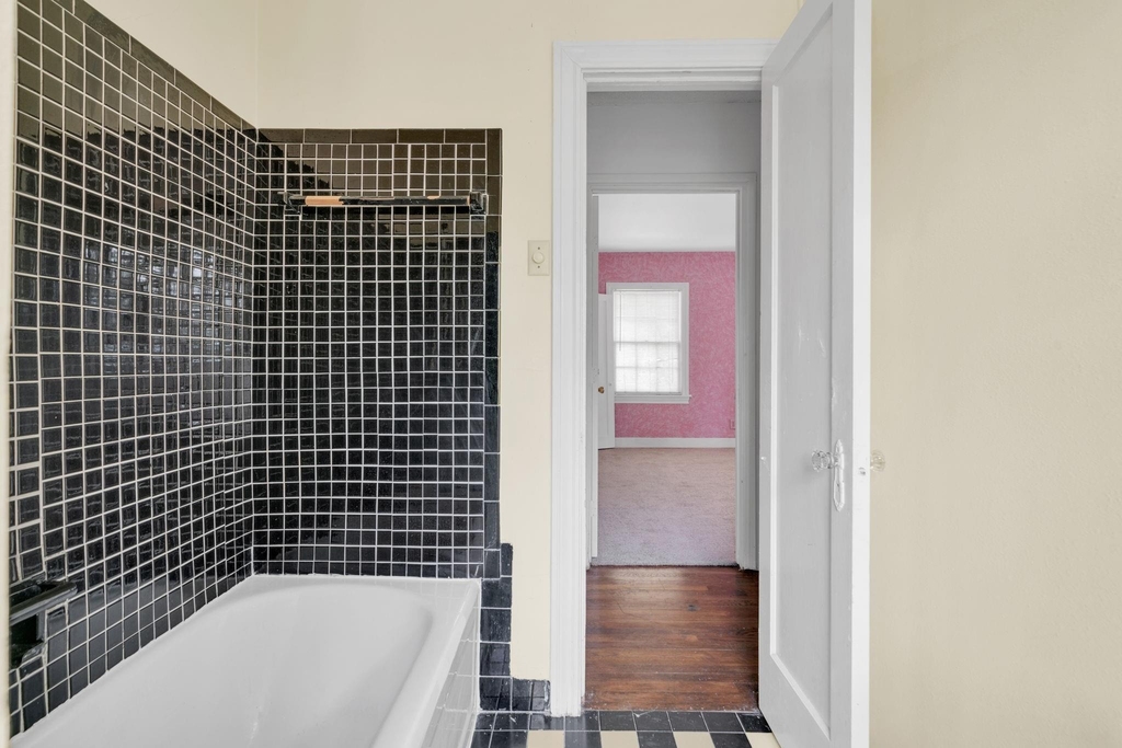 1939 Richmond Avenue - Photo 10