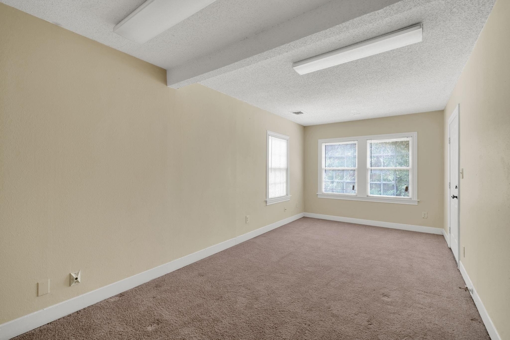 1939 Richmond Avenue - Photo 8