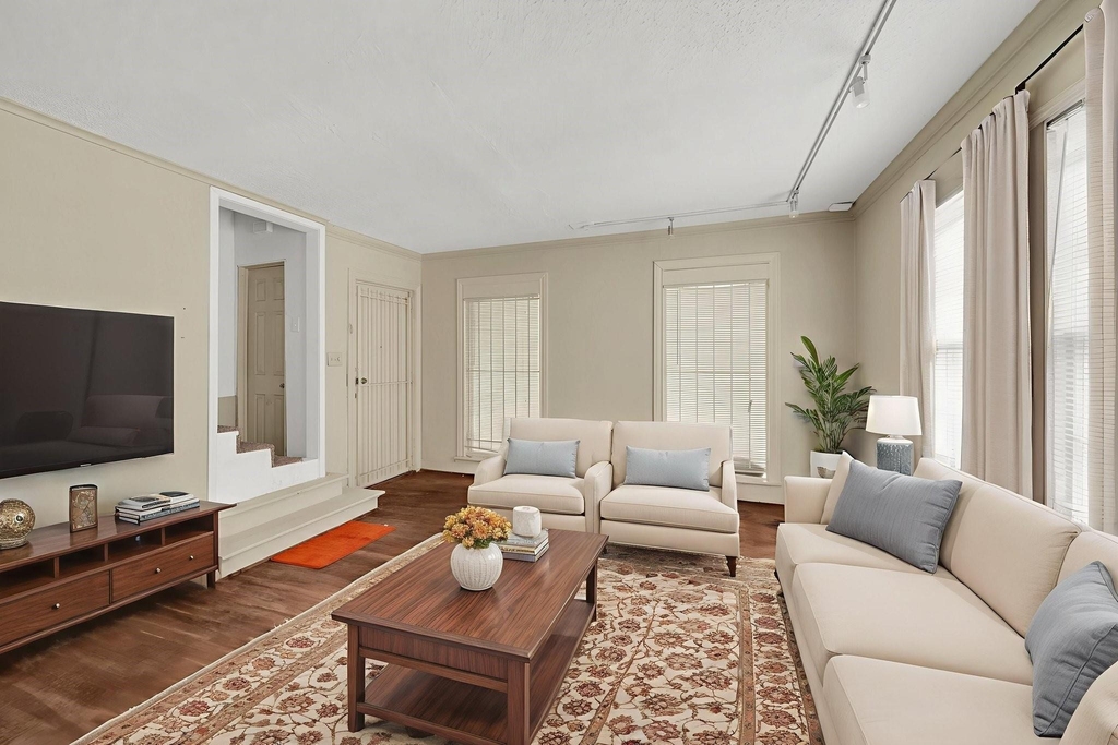 1939 Richmond Avenue - Photo 1