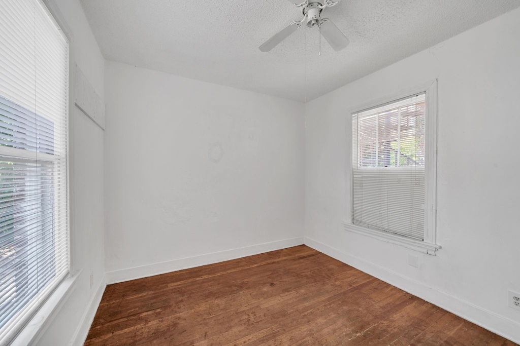 1939 Richmond Avenue - Photo 5
