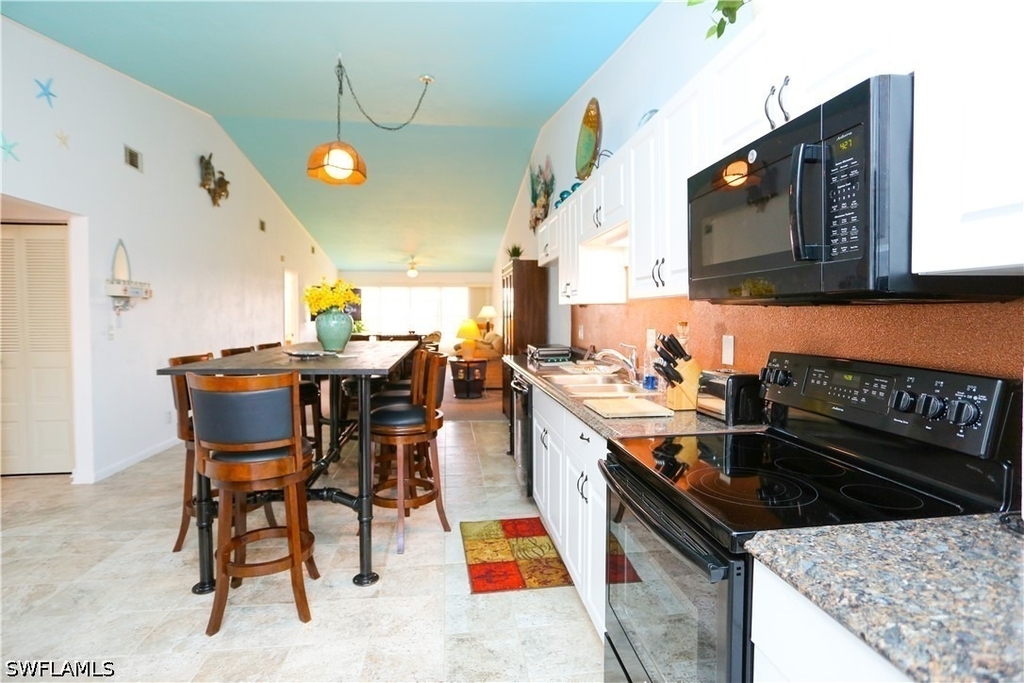 4030 Northlight Drive - Photo 2