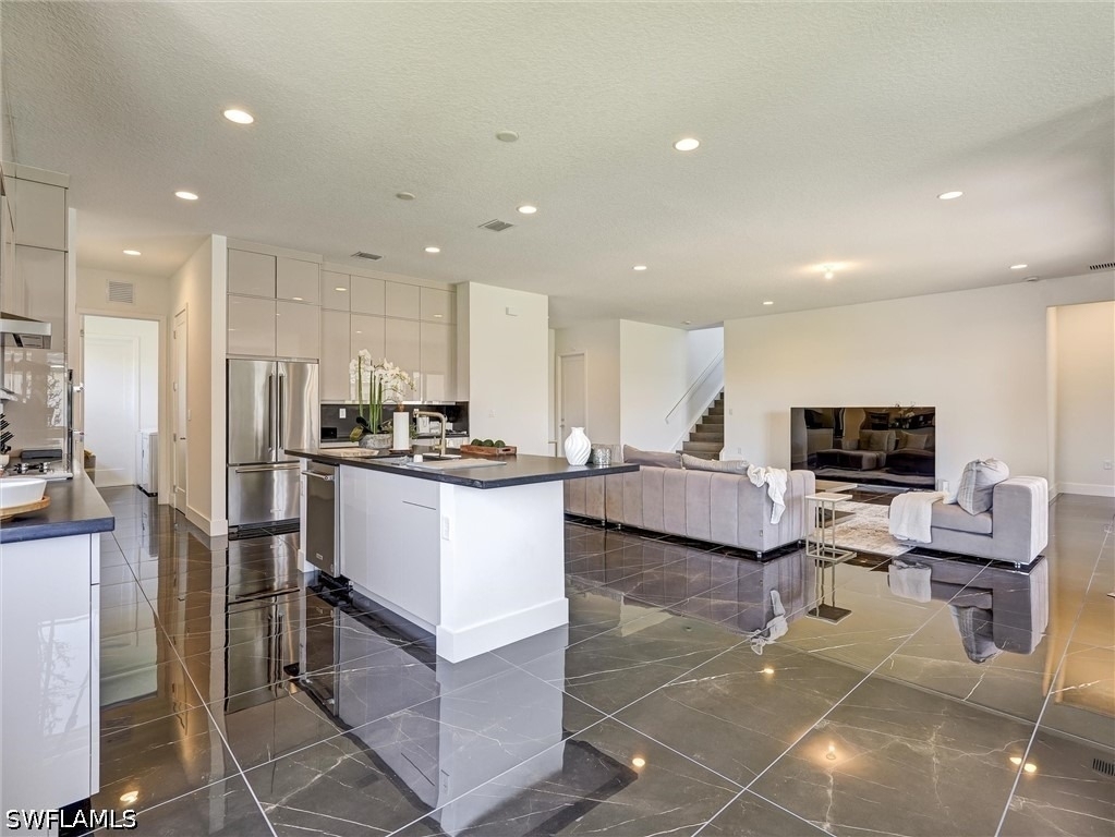 5126 Penella Avenue - Photo 10