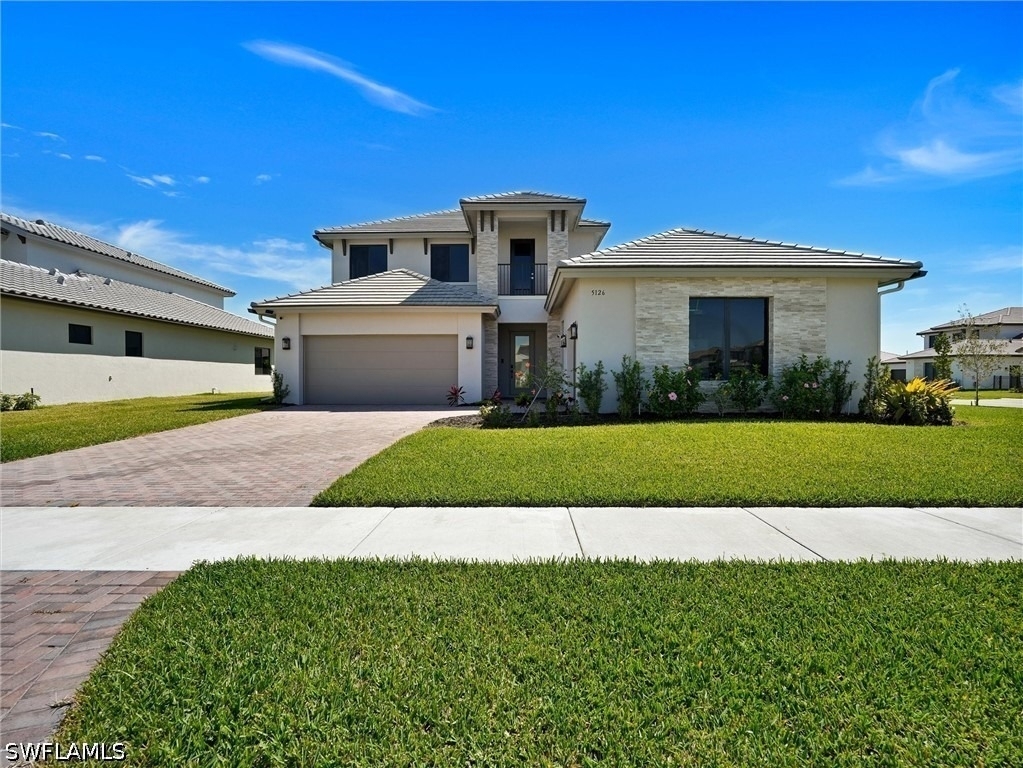 5126 Penella Avenue - Photo 0