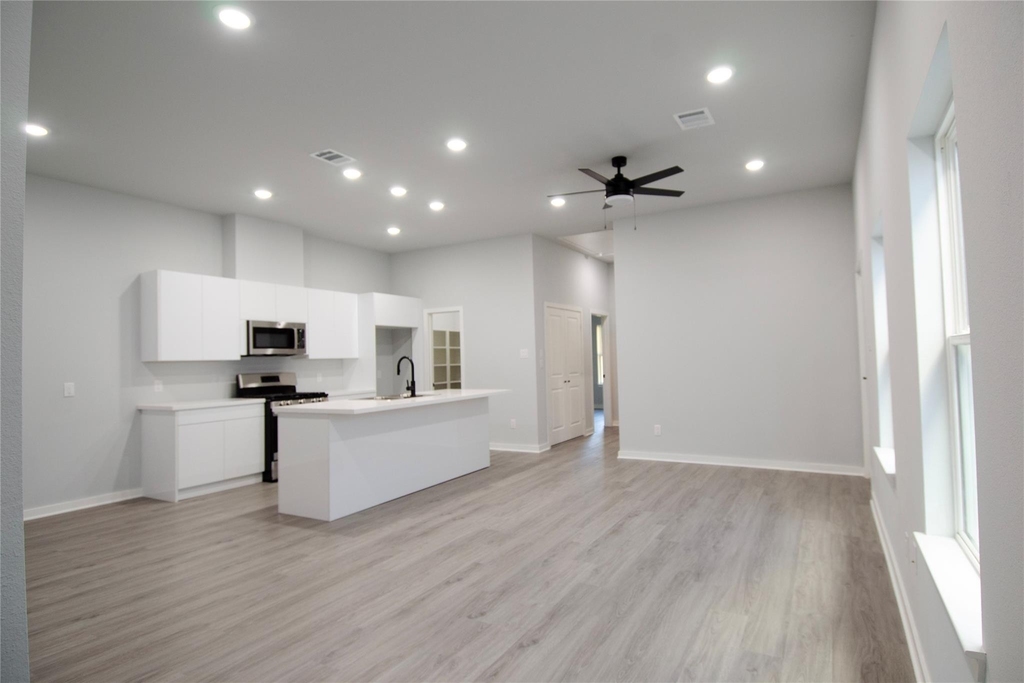 2830 Mansfield Street - Photo 3