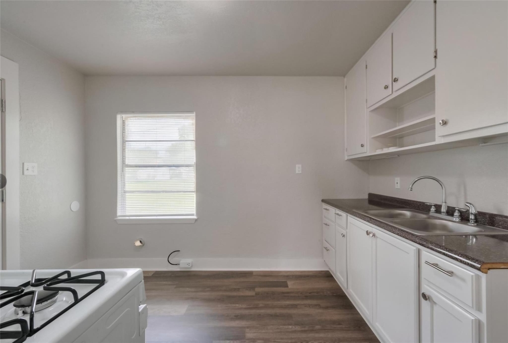 1311 Fred Street - Photo 5