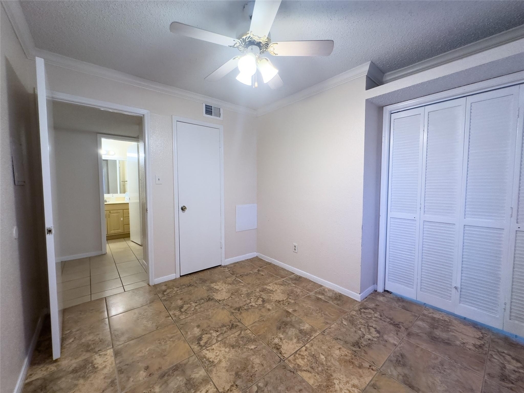 2121 Hepburn Street - Photo 10