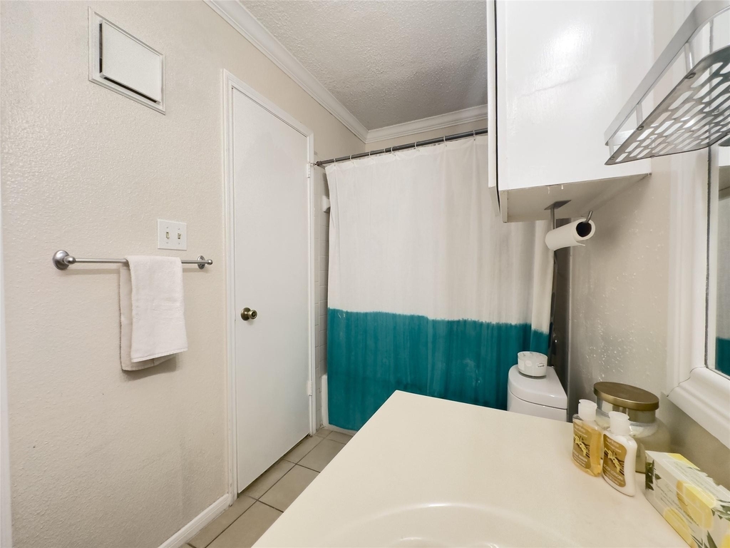2121 Hepburn Street - Photo 7