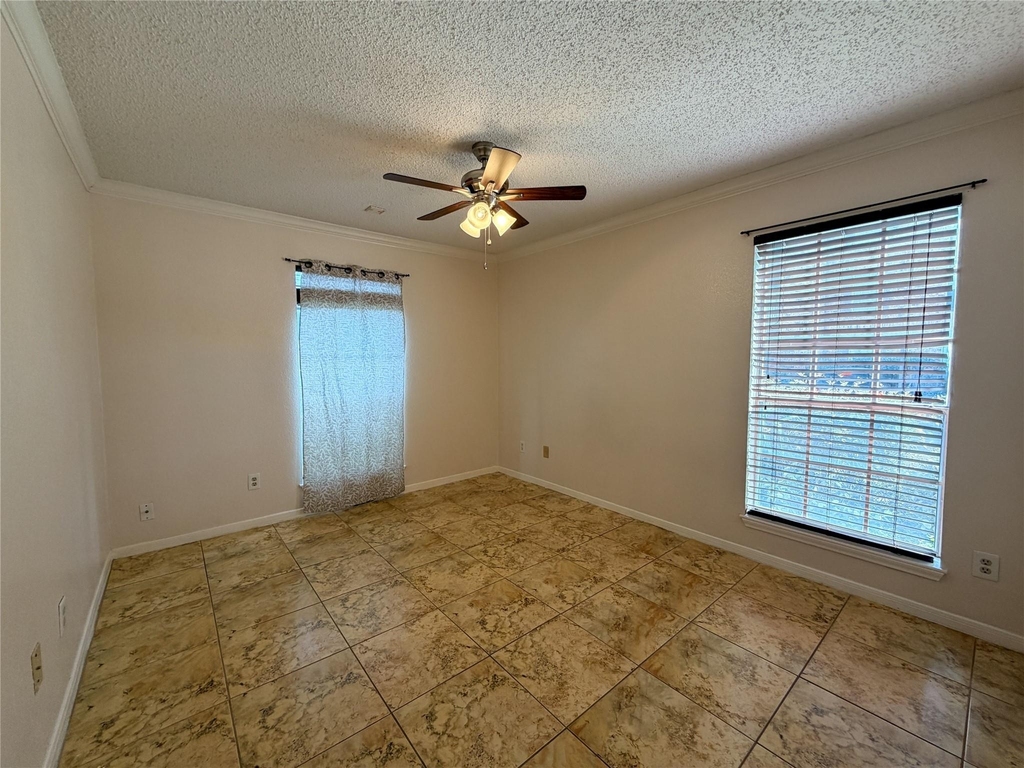 2121 Hepburn Street - Photo 12