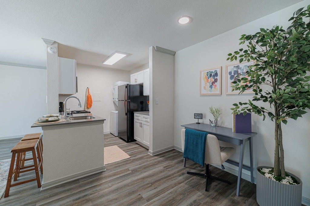 200 Hallow Tree Lane - Photo 5