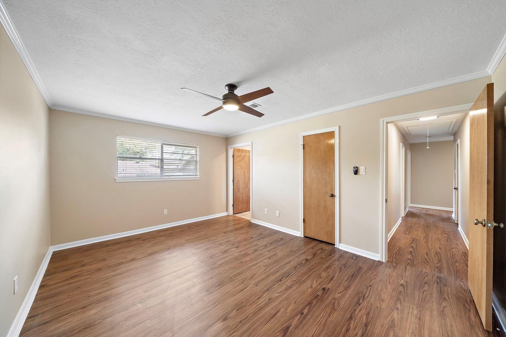 1104 Hillcrest Drive - Photo 11