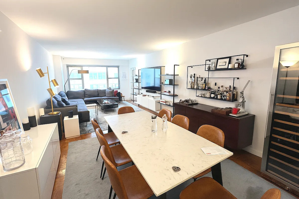 East 61st Street - Photo 1