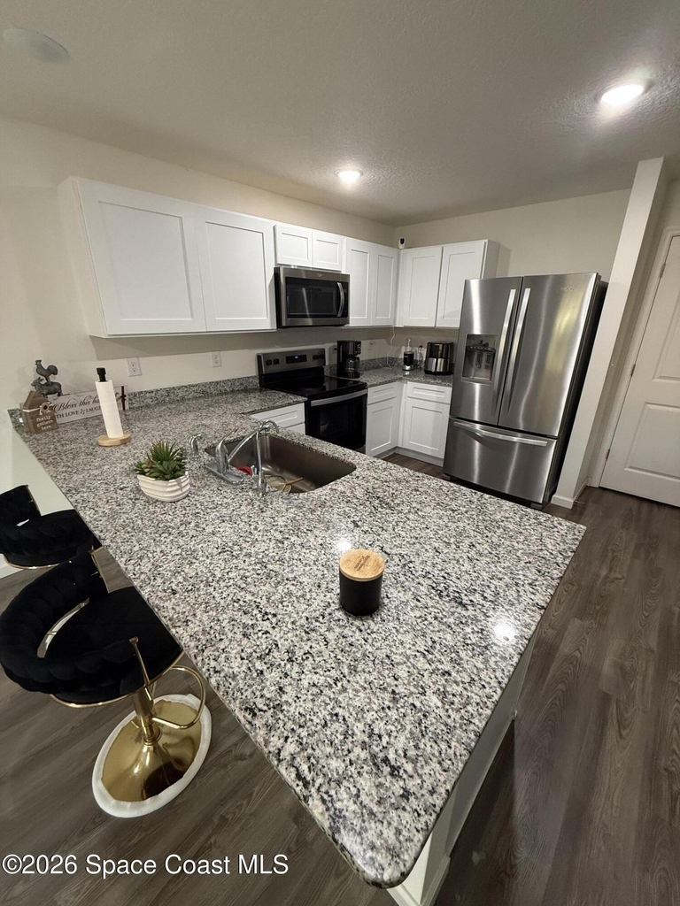 487 Wiltshire Avenue Sw - Photo 6