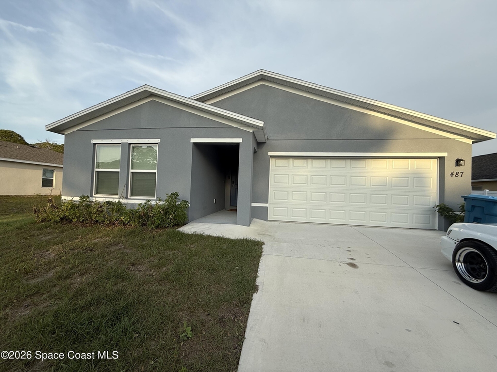 487 Wiltshire Avenue Sw - Photo 0