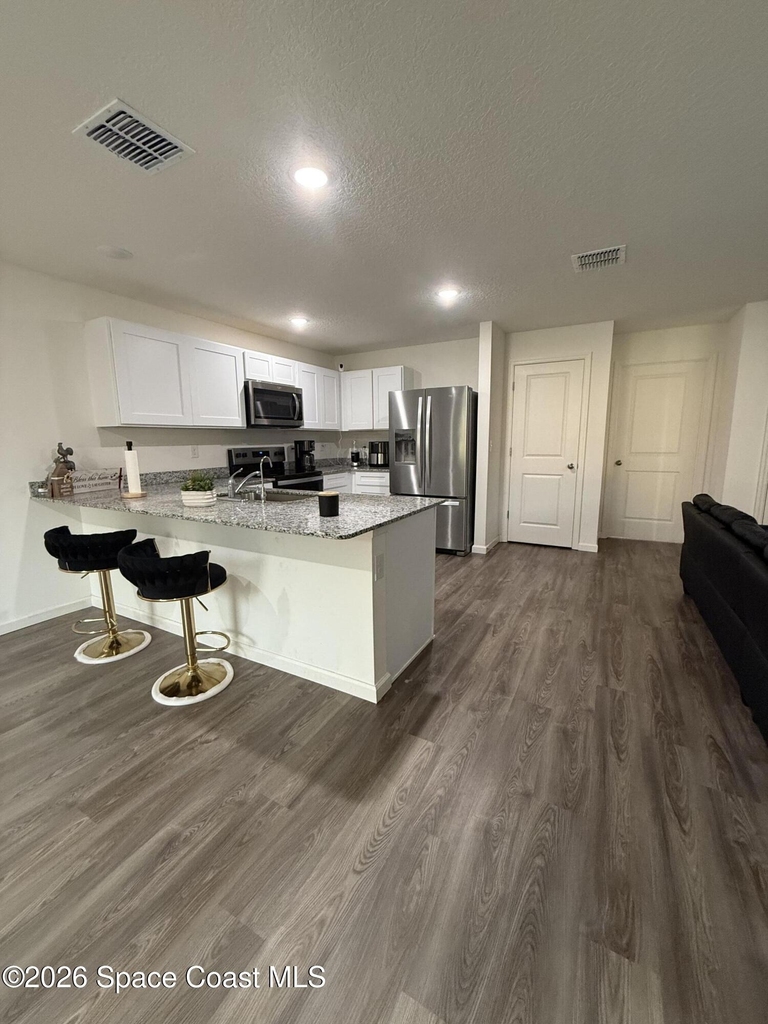 487 Wiltshire Avenue Sw - Photo 4