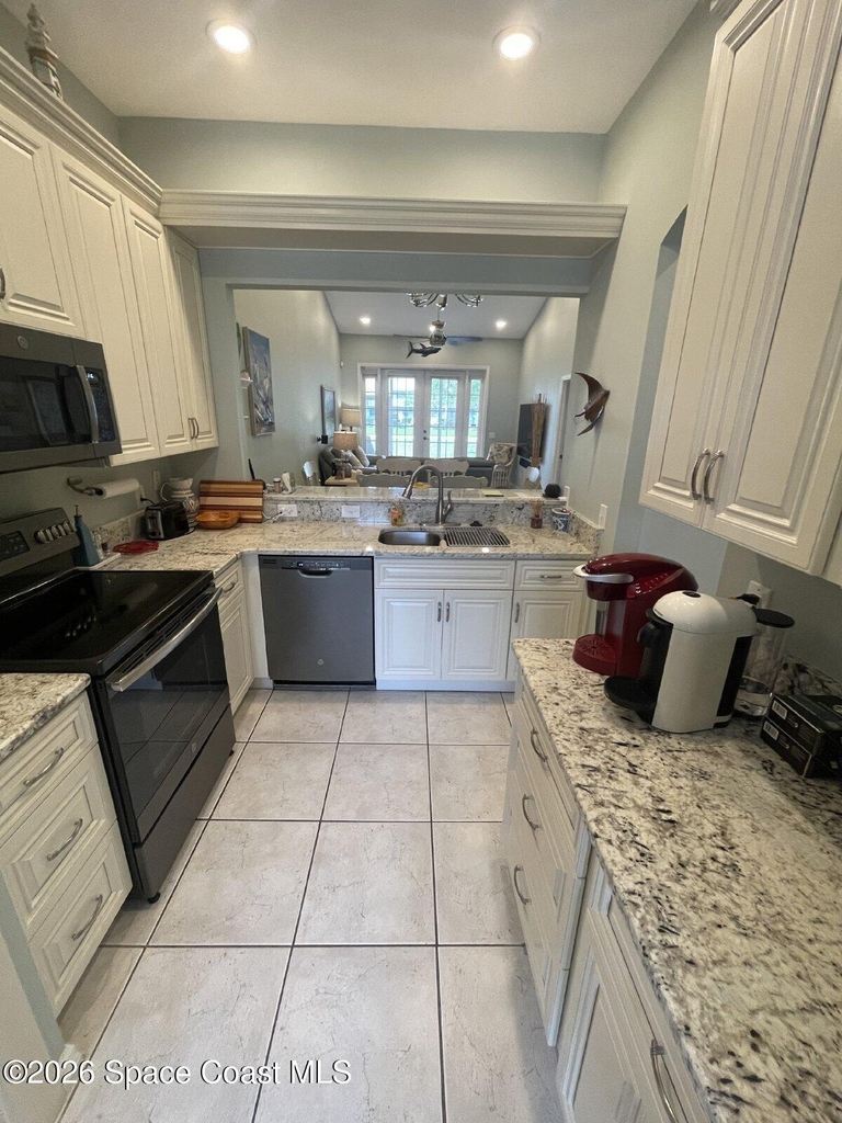250 Saint Lucie Lane - Photo 3
