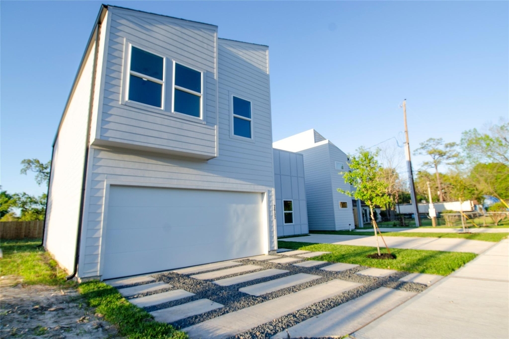 2832 Mansfield Street - Photo 2