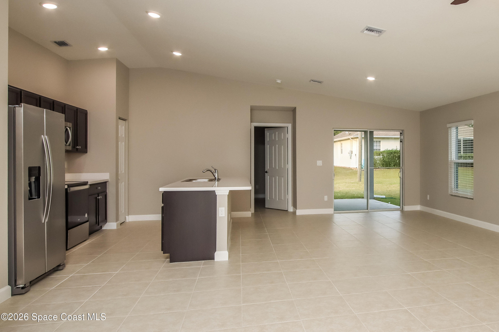 543 Reading Street Se - Photo 3