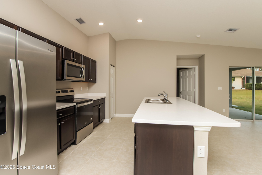 543 Reading Street Se - Photo 5