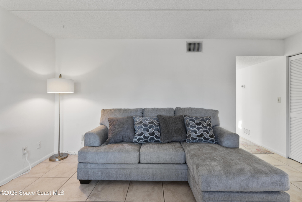 1145 N Shannon Avenue - Photo 10