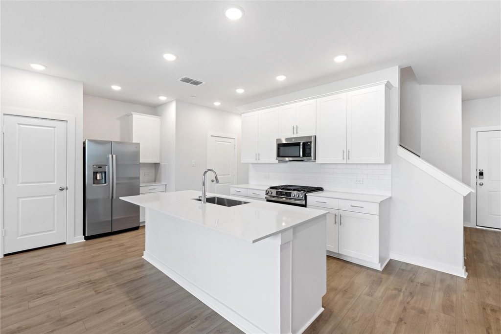 3035 Dovedale Street - Photo 2
