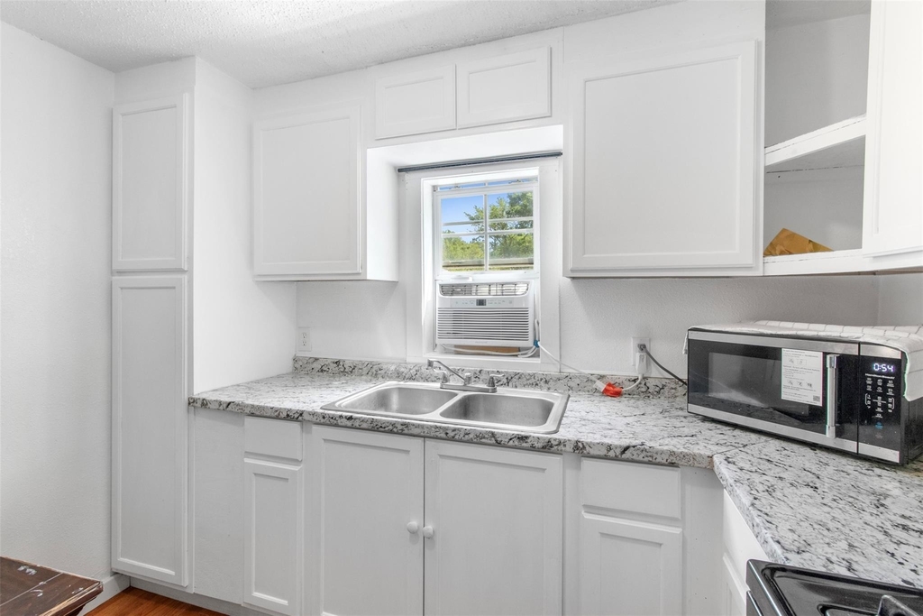 114 Melton Street - Photo 9