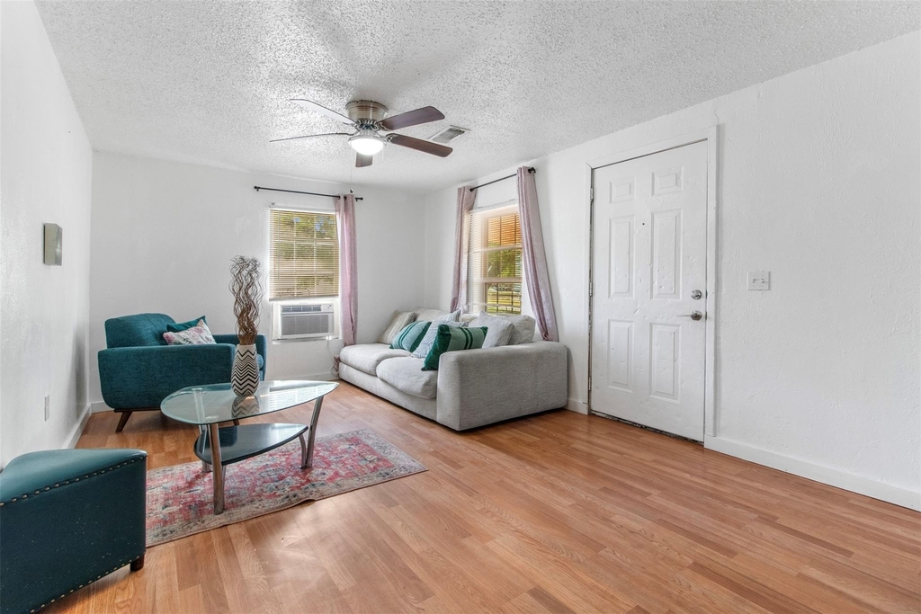 114 Melton Street - Photo 3