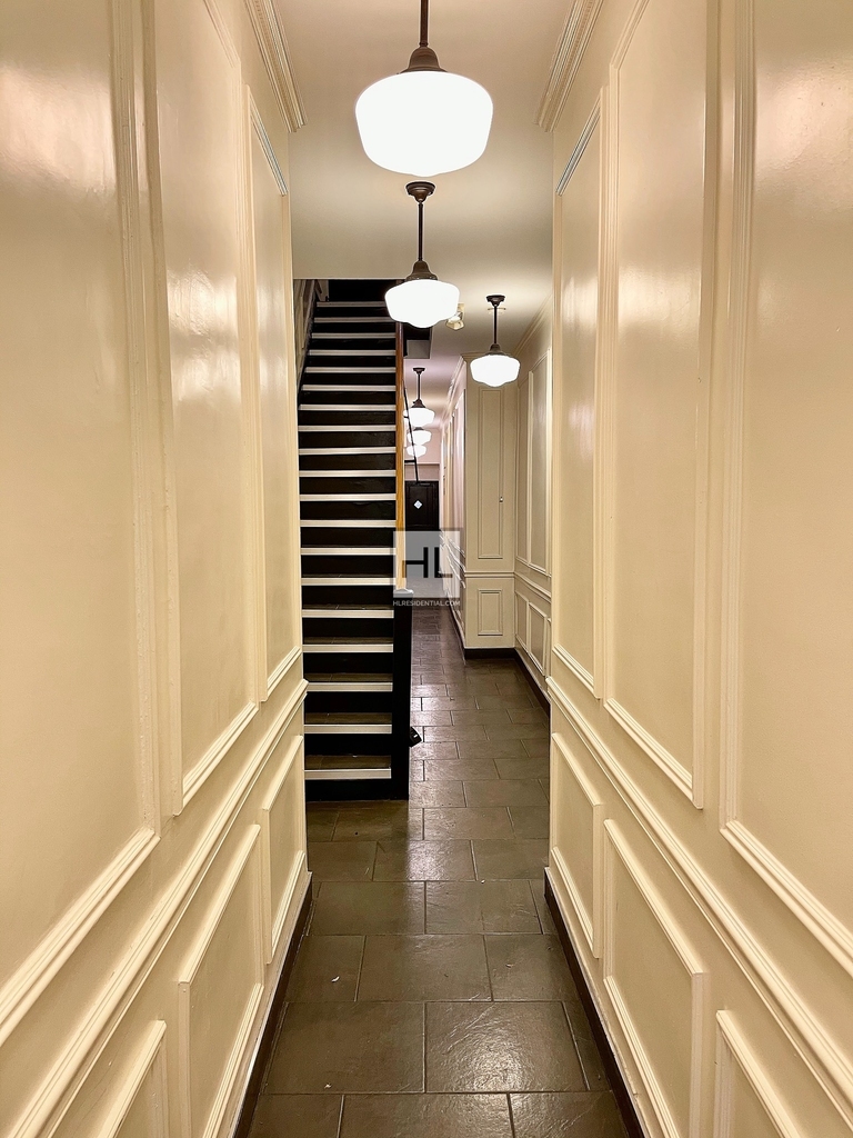 Second Avenue - Photo 6