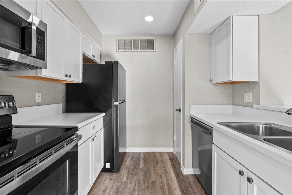 250 El Dorado Boulevard - Photo 7