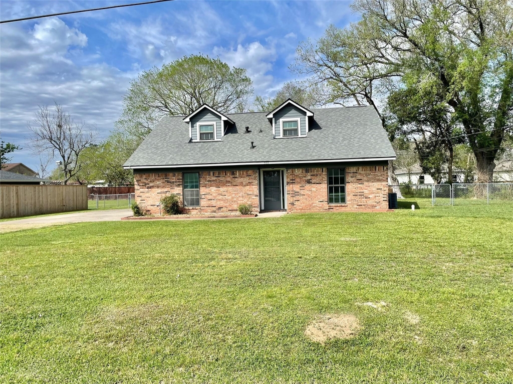 509 Dwyer Street - Photo 1