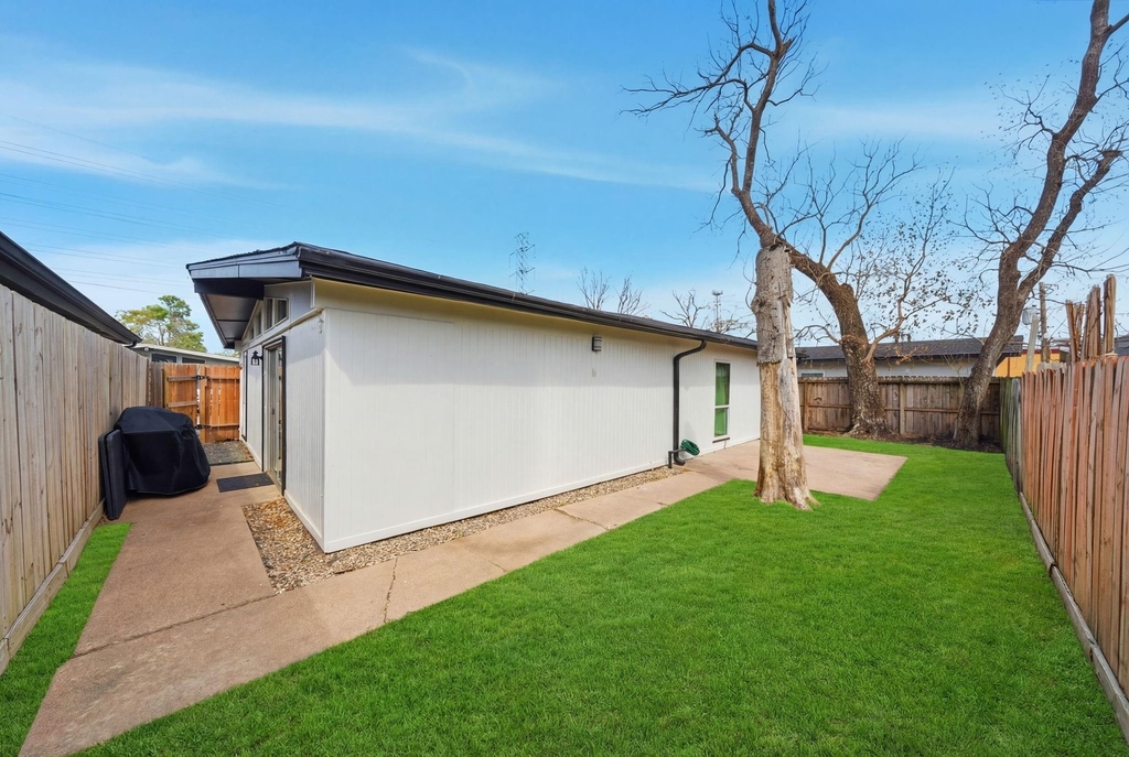 4102 Sherwood Lane - Photo 1