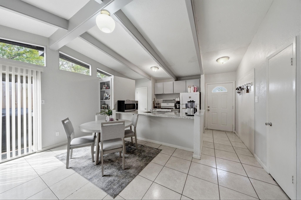 4102 Sherwood Lane - Photo 9