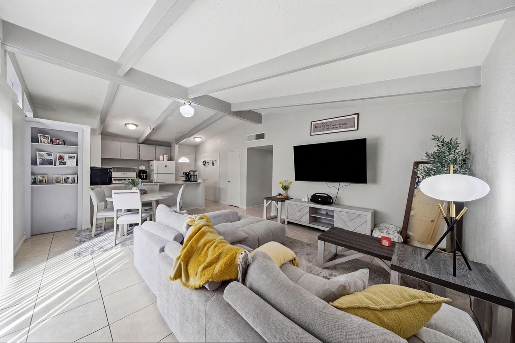 4102 Sherwood Lane - Photo 5