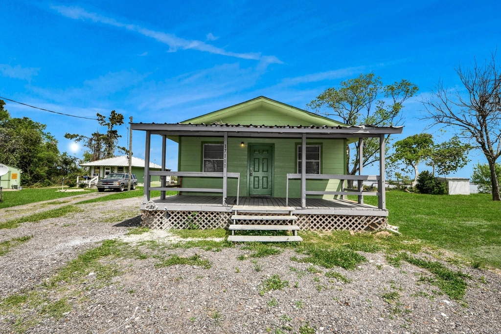 17111 River Road - Photo 0