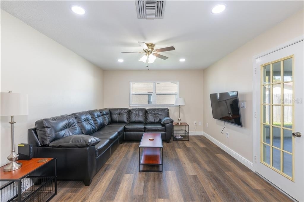 4711 Ridge Point Drive - Photo 5