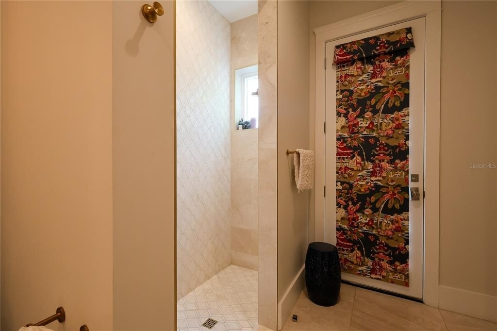 2402 W Parkland Boulevard - Photo 6