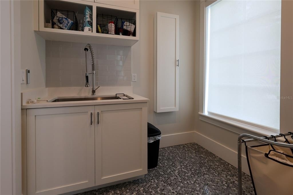 2402 W Parkland Boulevard - Photo 37