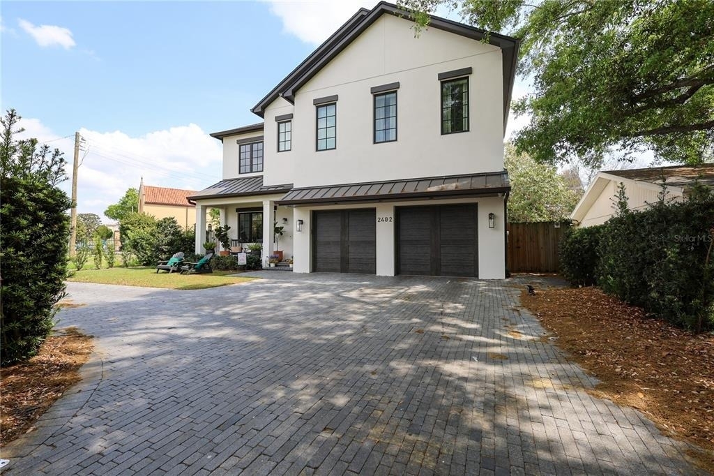 2402 W Parkland Boulevard - Photo 1