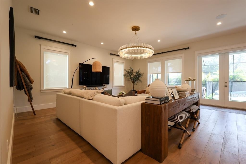 2402 W Parkland Boulevard - Photo 8
