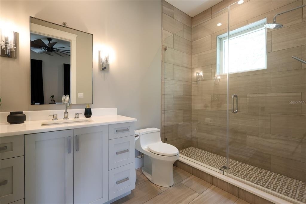 2402 W Parkland Boulevard - Photo 34