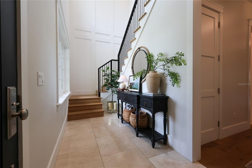 2402 W Parkland Boulevard - Photo 3