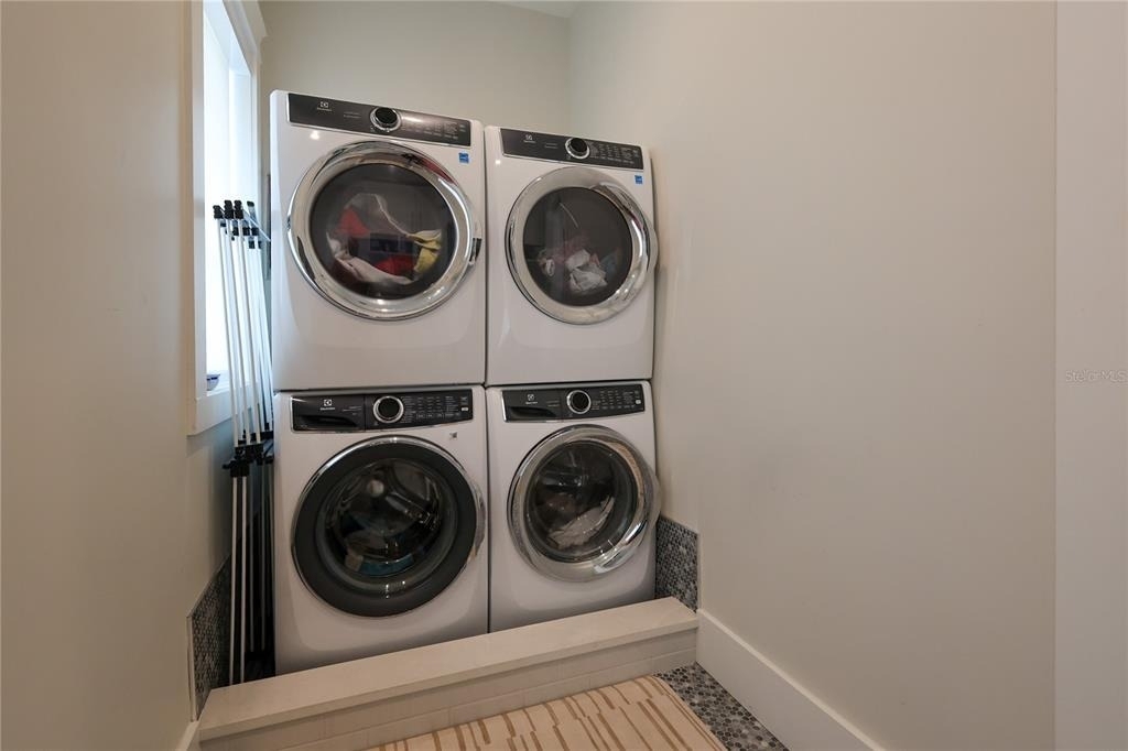 2402 W Parkland Boulevard - Photo 36