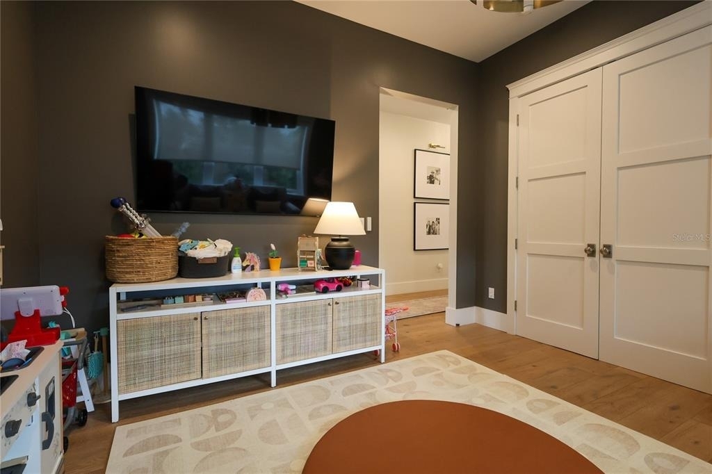 2402 W Parkland Boulevard - Photo 20